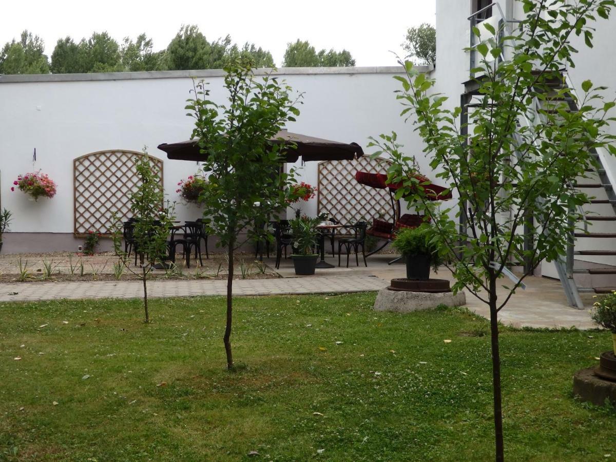 Zur Saale Hotel Weissenfels Bagian luar foto