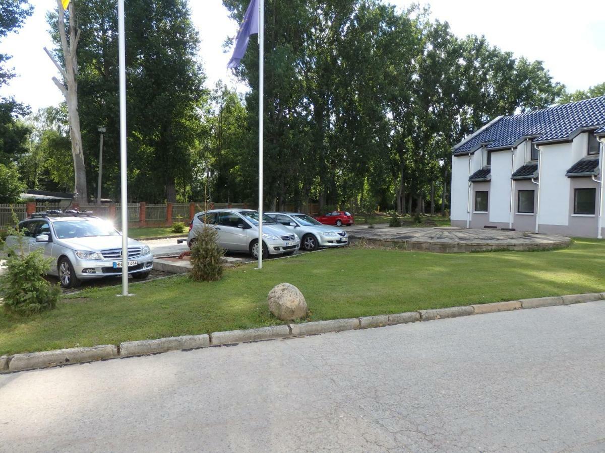 Zur Saale Hotel Weissenfels Bagian luar foto