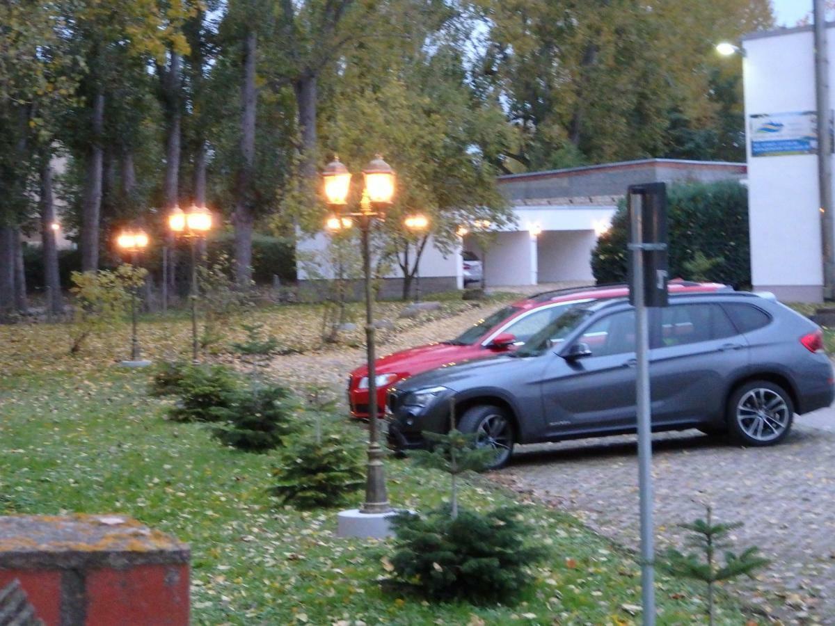 Zur Saale Hotel Weissenfels Bagian luar foto