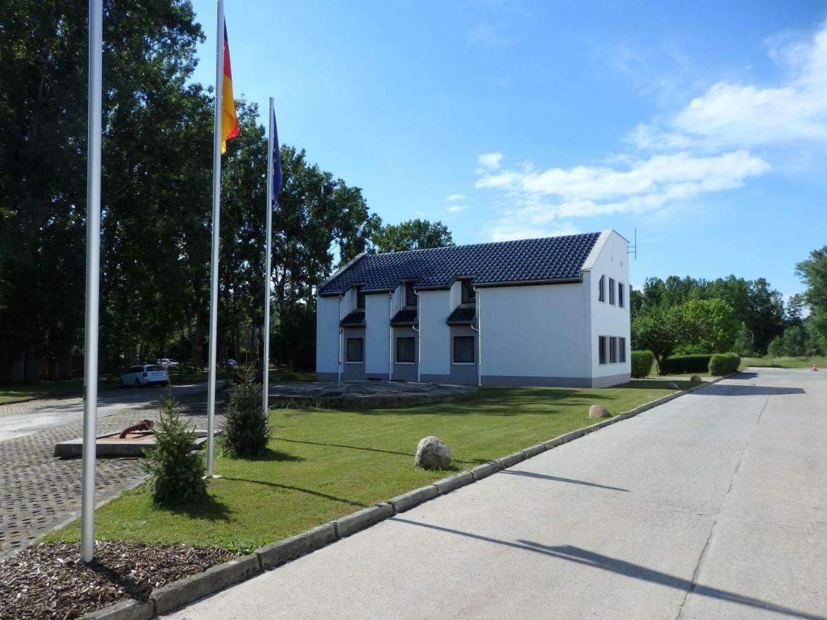 Zur Saale Hotel Weissenfels Bagian luar foto