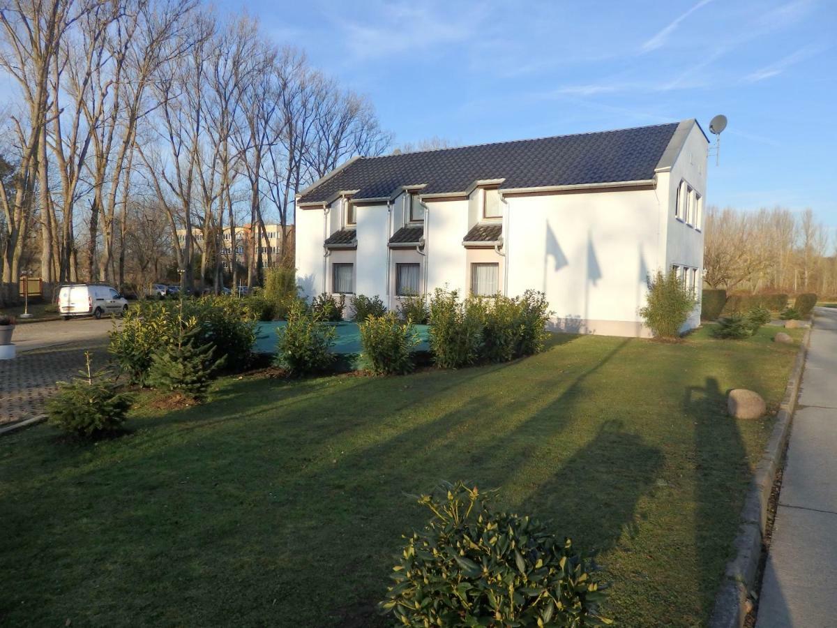 Zur Saale Hotel Weissenfels Bagian luar foto